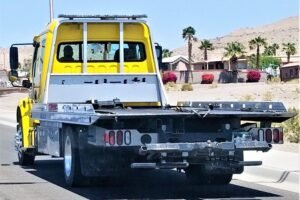 Top 5 Tips How to Stay Safe While Waiting for a Tow Truck